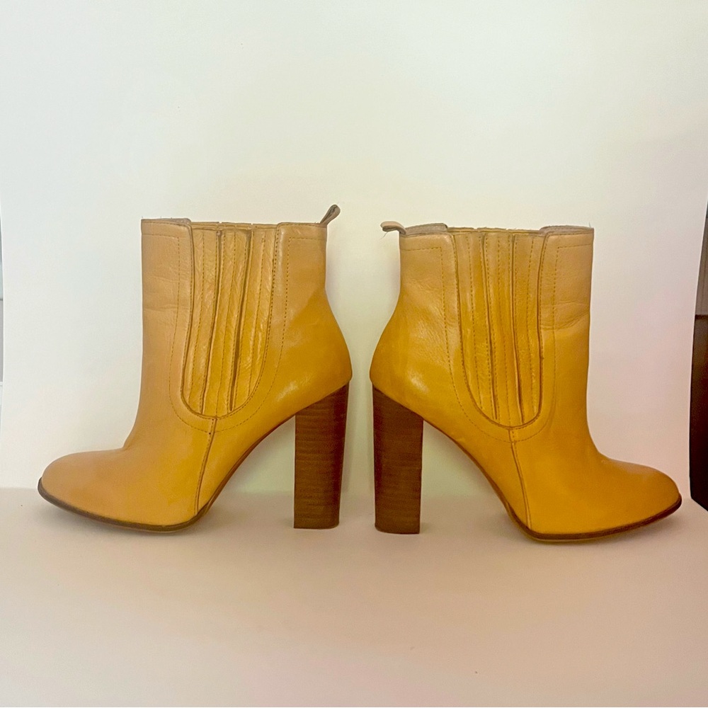 Women's ZARA Tan Leather Ankle Boots